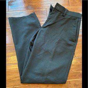 Men’s Haggar H26 black pinstripe 32x30 pants